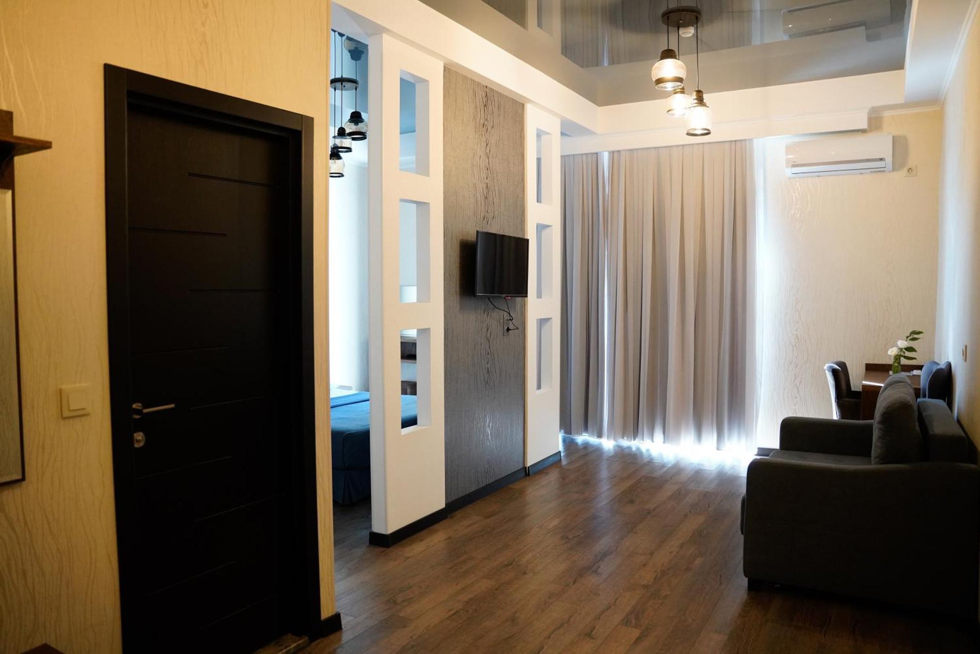 Hotel Panoramic クタイシ エクステリア 写真